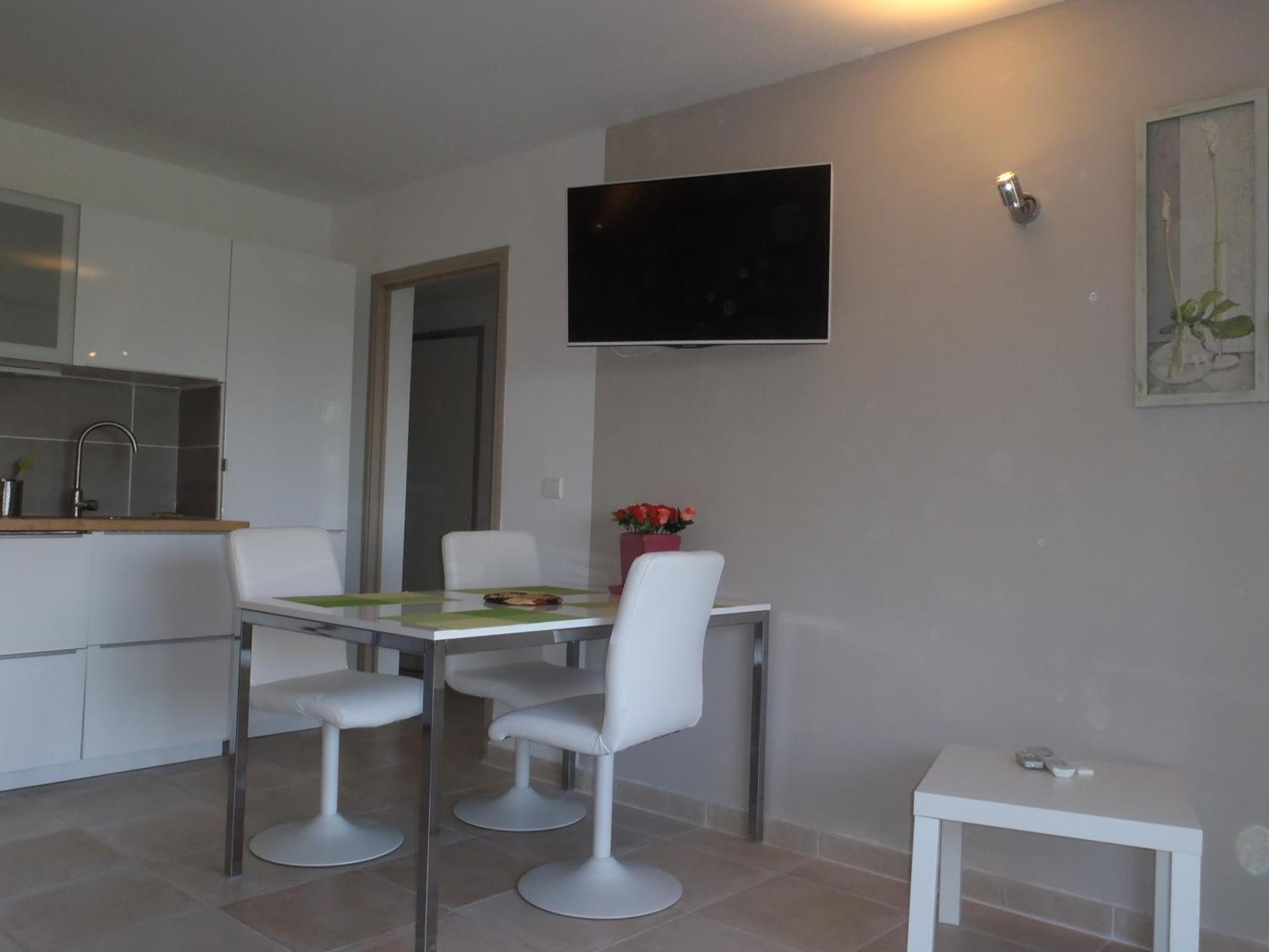 Les Chevrefeuilles Apartman Manosque Szoba fotó